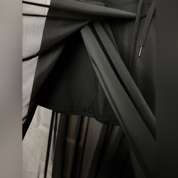 Halara Skirt w/ Shorts (Built-In) - Picture 2 of 6